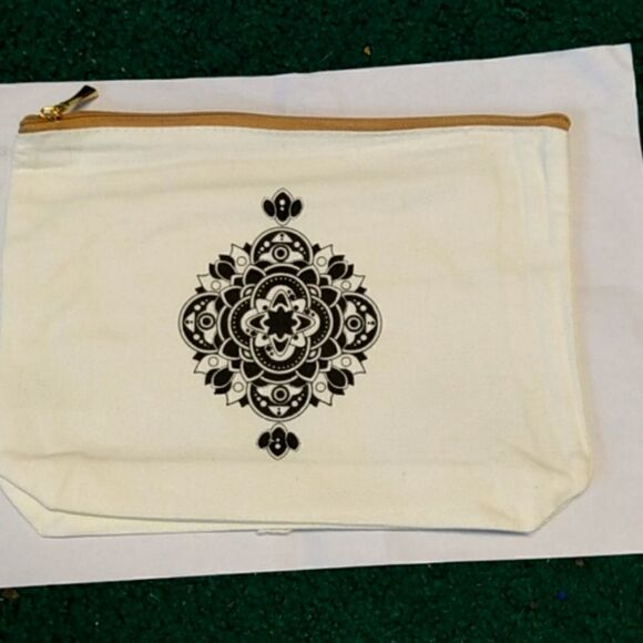 Makeup bag    - Picture 1 of 1